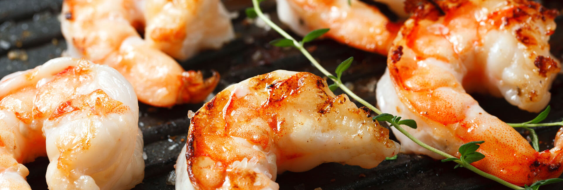 Shrimps on a grill plate - Gasterij 't Karrewiel